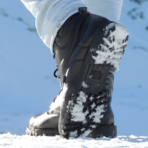 bota-masculina-feita-para-neve