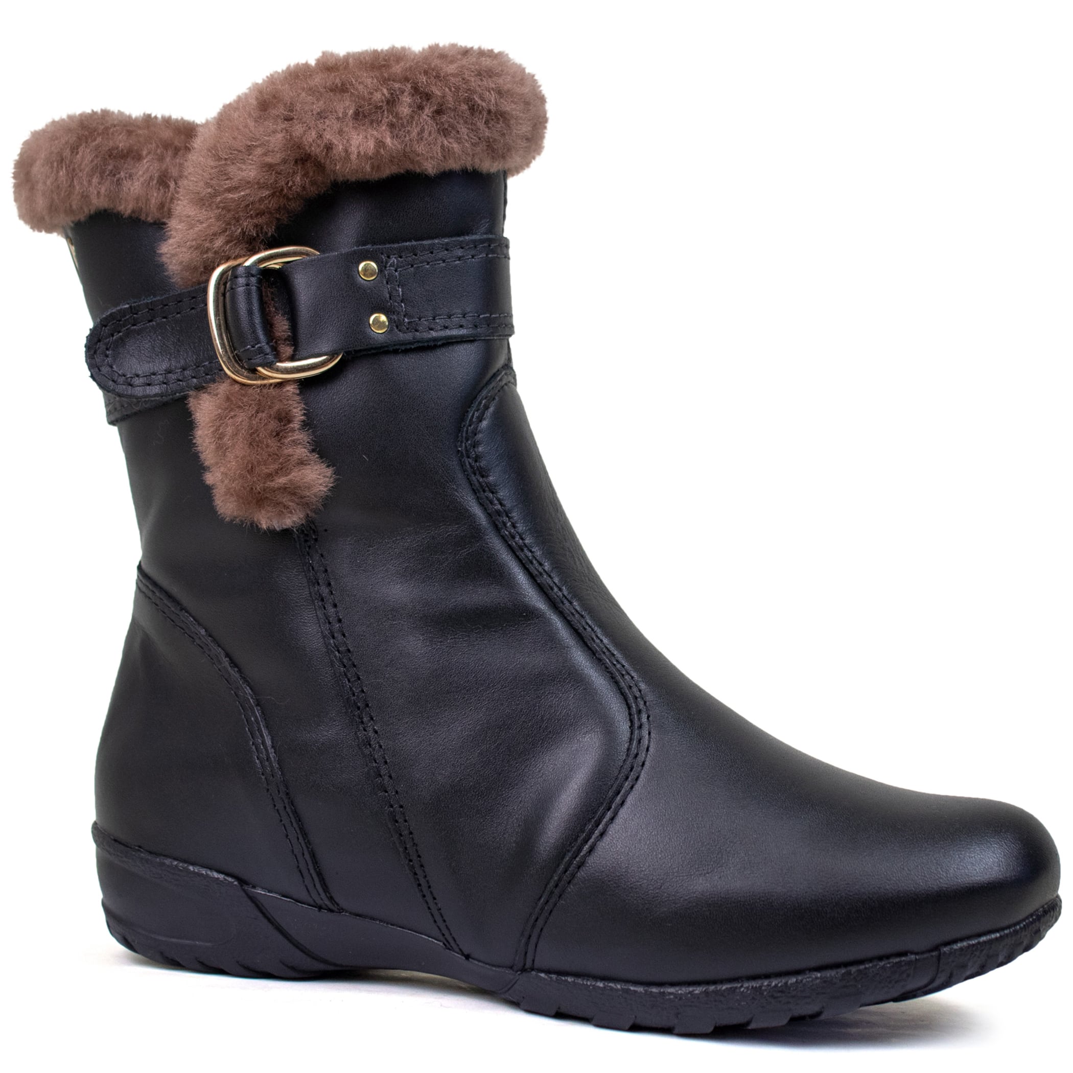 bota com pelo de carneiro dentro