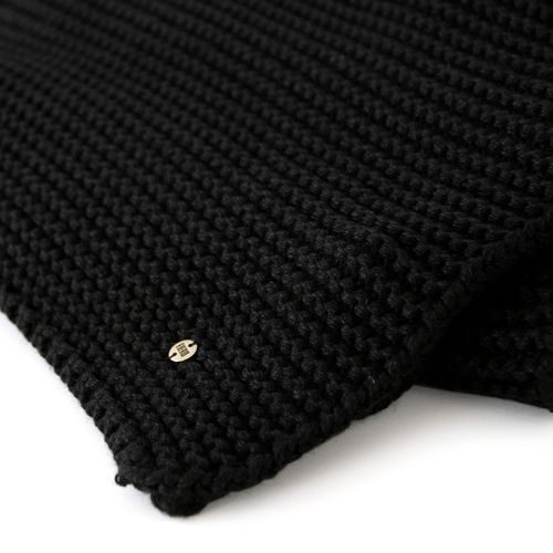 detalhe trico preto fiero