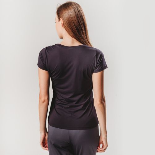 camiseta feminina preta resistente a lavagem