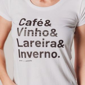 Blusa manga curta com palavras que lembram inverno