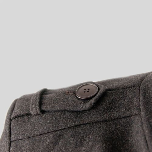 detalhe ombro cafe casaco oregon