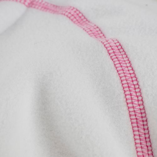 fleece branco com costuras rosa
