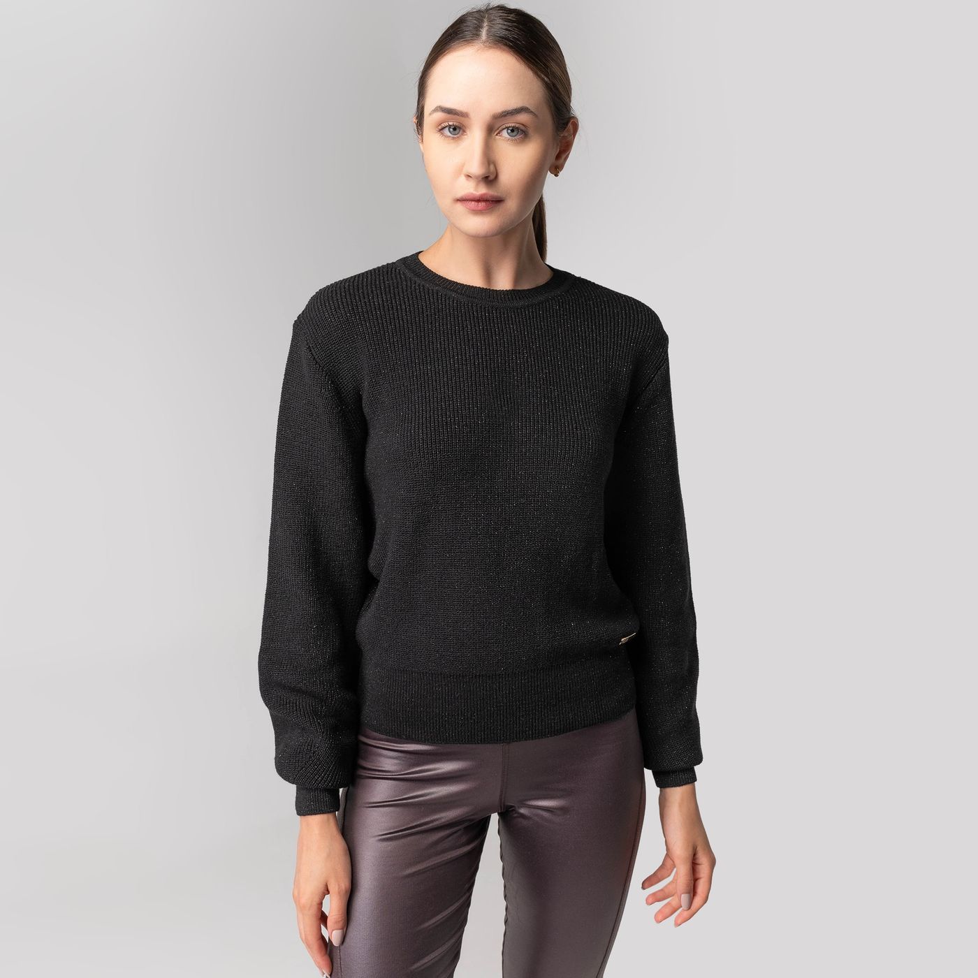 SUÉTER FEMININO EM TRICÔ IKON MANGA BUFANTE GOLA REDONDA