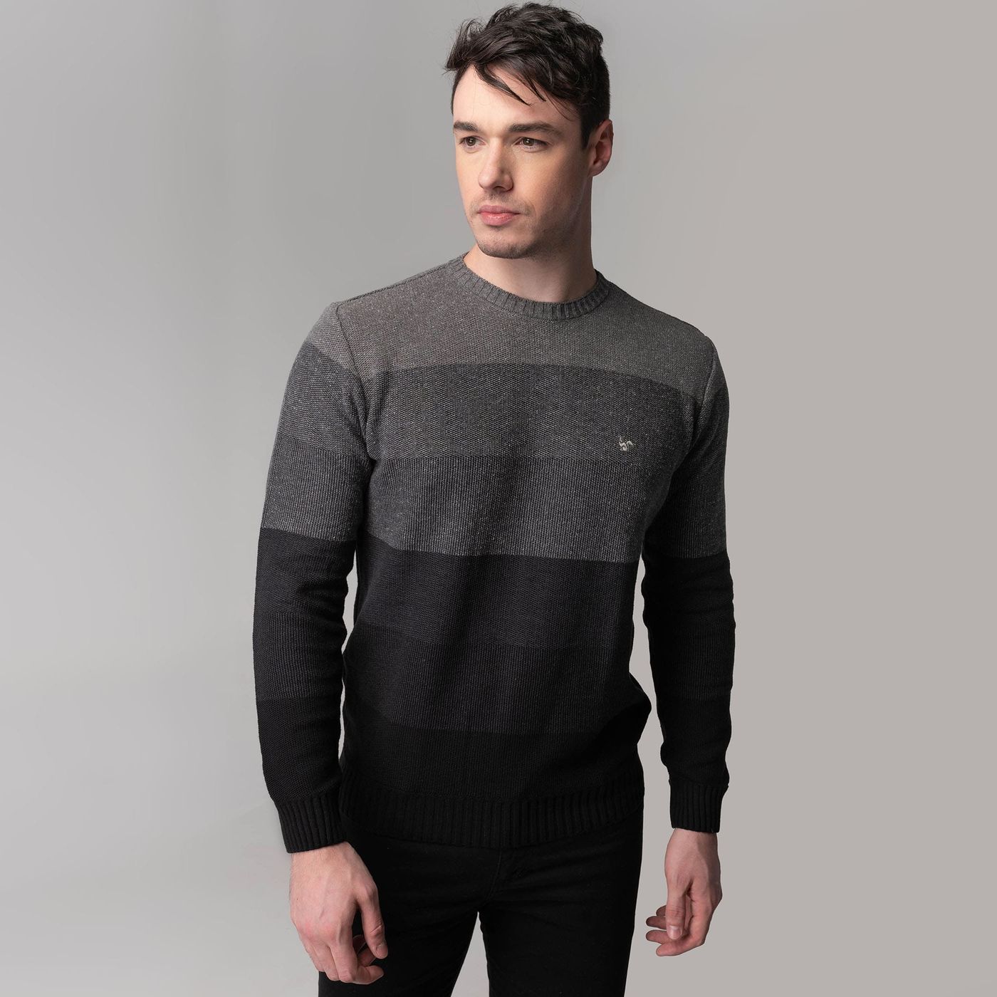 SUÉTER MASCULINO EM TRICÔ DEGRADÊ MANCHESTER GOLA REDONDA