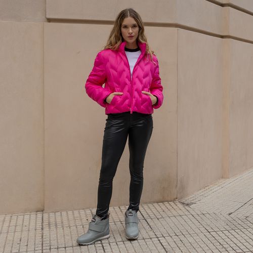look com jaqueta puffer pink para o inverno street wear