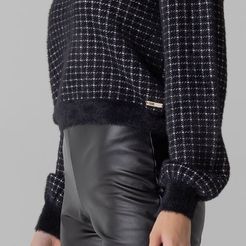 blusa preta feminina em trico peluciada confort