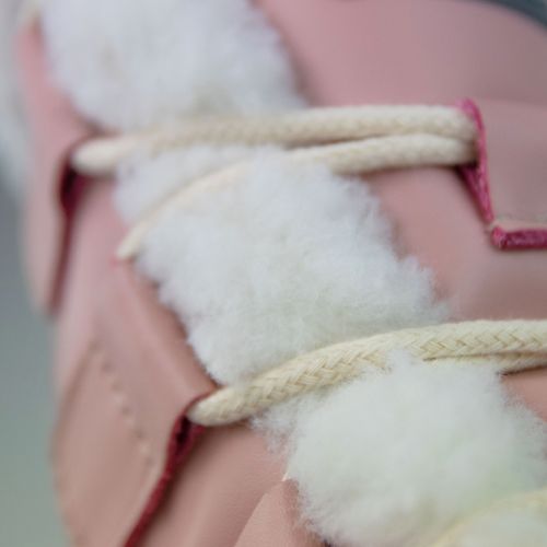bota para o inverno forrada em lã pelinho couro rosa