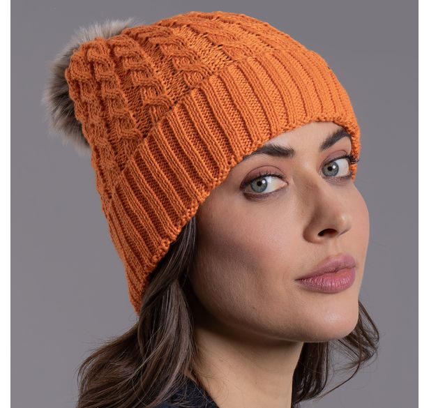 gorro feminino laranja com pompom em tricô Vielas