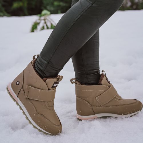 bota feminina eskimo para usar na neve